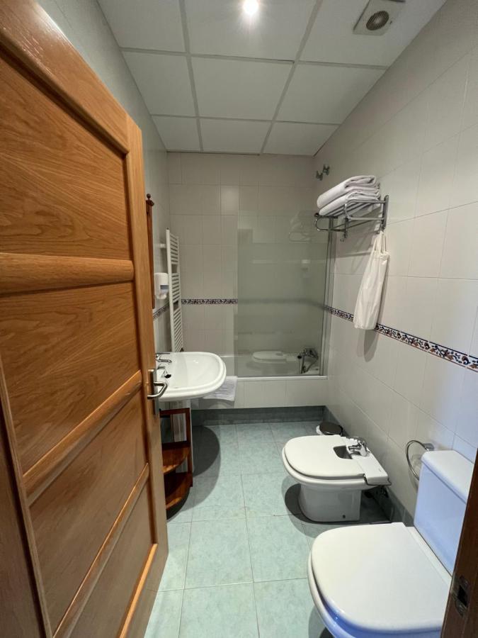 Hostal Villa El Colmenar Mombeltrán Extérieur photo