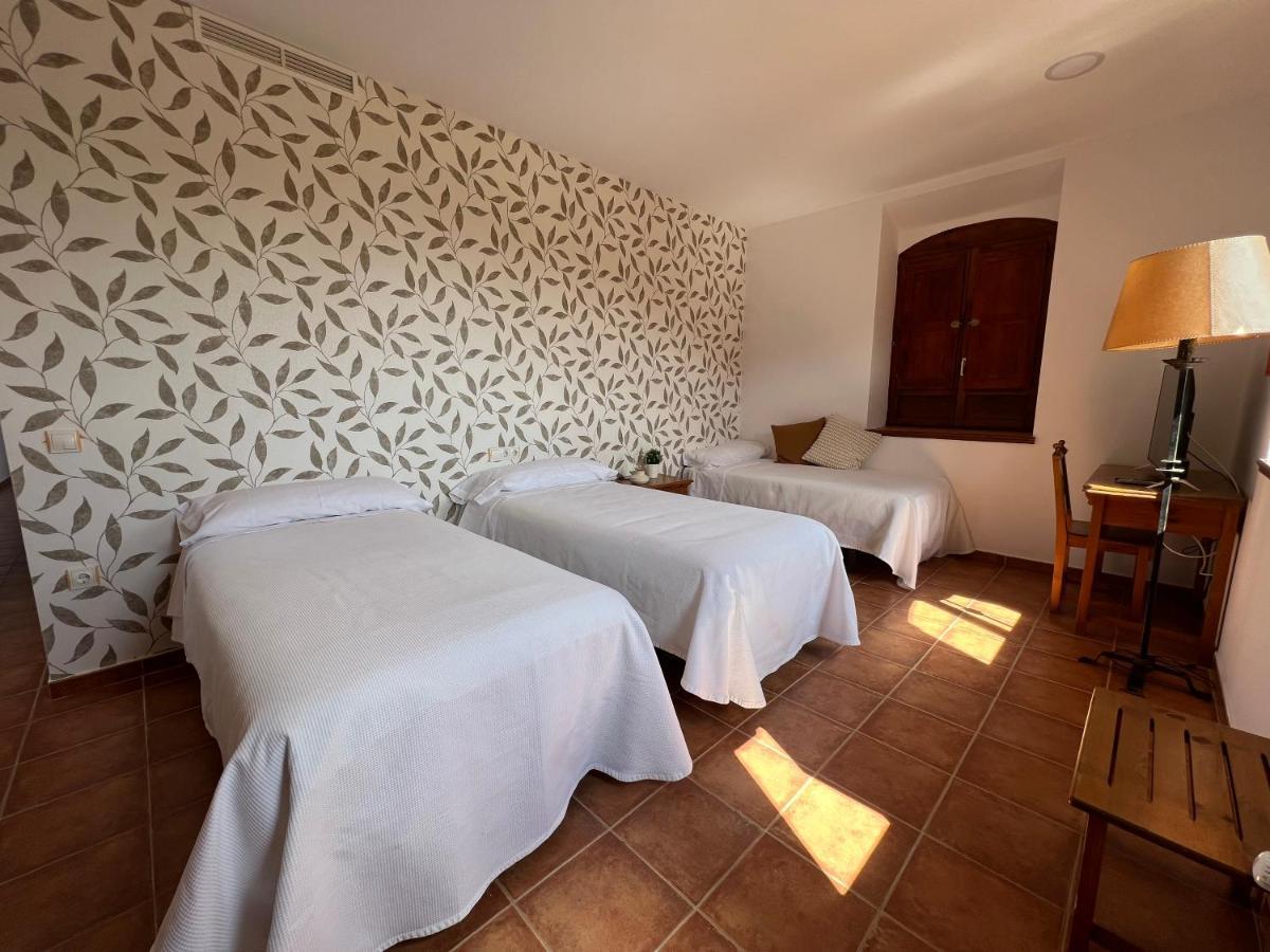 Hostal Villa El Colmenar Mombeltrán Extérieur photo