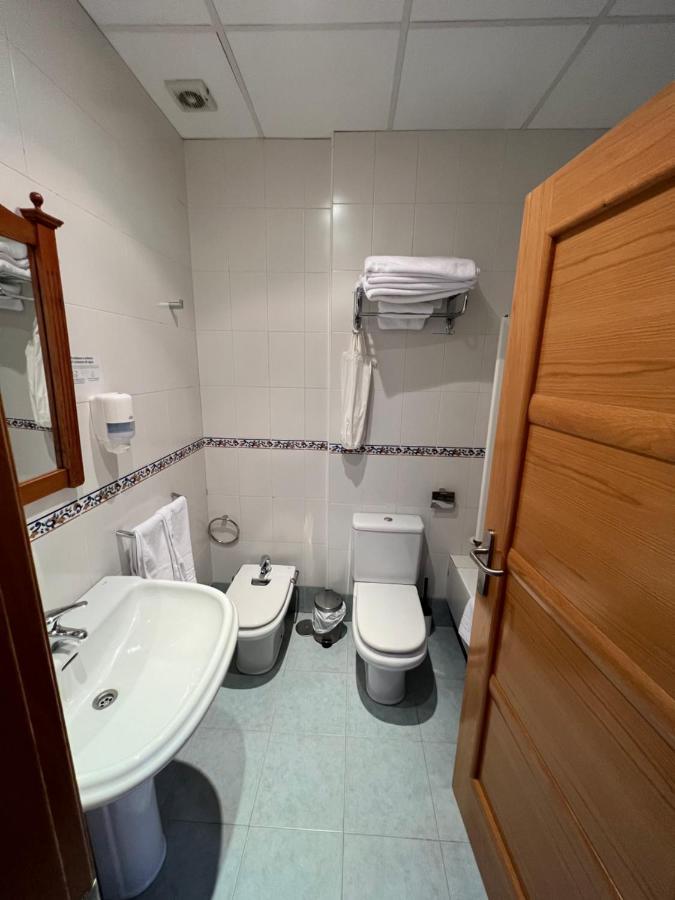 Hostal Villa El Colmenar Mombeltrán Extérieur photo